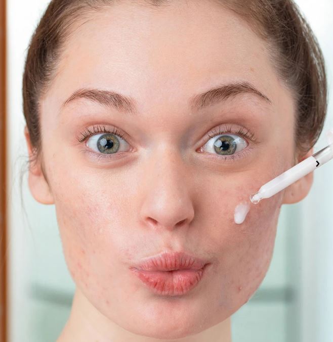 SVR SEBIACLEAR Ampoule [AZ] Flash Azelaic Acid Anti-Blemish Concentrate ( 30 ML)